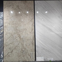 Panneau mural en PVC marbré moderne, panneau mural à haute brillance avec revêtement UV, panneau alternatif en marbre artificiel pour la décoration intérieure