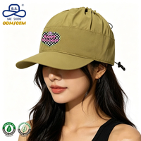 Trendige Pferdeschwanz-Loch-Baseballkappe aus Schnelltrocknendem Nylon mit Kordelzug und Individuell Bedrucktem Logo für Damen-Freizeitaktivitäten