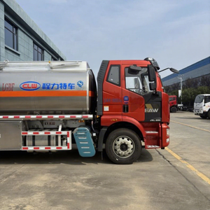 รถบรรทุกน้ำมันดีเซล FAW 4x2 พร้อมถังจ่ายน้ำมันอะลูมิเนียม รถบรรทุกน้ำมันเชื้อเพลิง รถส่งน้ำมันเบนซิน - Product Image 4
