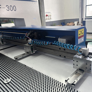 Nuovi e vecchi modelli di punzonatrice a torretta CNC per punzonatrice in acciaio e alluminio - Product Image 2