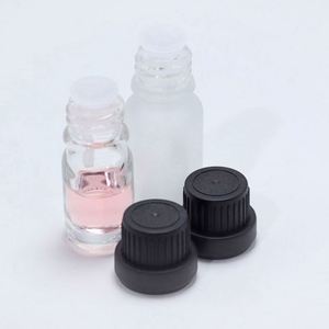 Bouteille compte-gouttes en verre rechargeable pour huiles essentielles 10 ml, avec bouchon couronne et emballage carton, vente en gros - Product Image 2