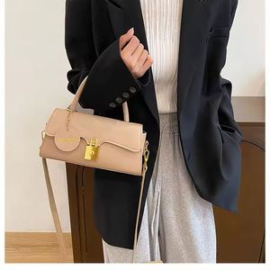 Bolso de Mano de Metal con Logotipo, Directo de Fábrica, Multicolor, Pequeño, Bolso de Hombro Casual para Uso Diario, Bolso Cruzado para Damas - Product Image 2