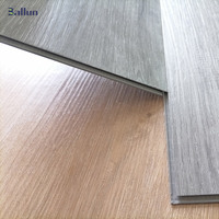Plancher en vinyle SPC imperméable de haute qualité avec système de clic, planches larges, écologique, pour bureaux et salles de sport