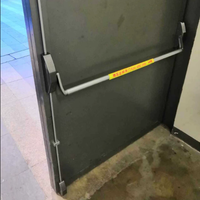Porte coupe-feu Guangzhou 90 minutes, porte en acier ignifuge sur mesure avec persienne et barre de poussée