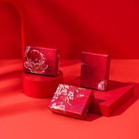Boîtes cadeaux portables gaufrées pour bijoux, emballage en papier à faible MOQ pour boucles d'oreilles, colliers, bagues, bracelets, rangement de mariage