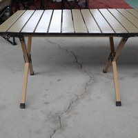 Ensemble de meubles de salle à manger d'extérieur pliables en aluminium moderne avec table et chaises réglables en hauteur, comprenant un sac de plage/camping