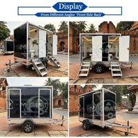 Remorque WC portable noir brillant à 2 cabines, à essieu unique, avec éclairage LED et intérieur haut de gamme, pour la location d'événements haut de gamme