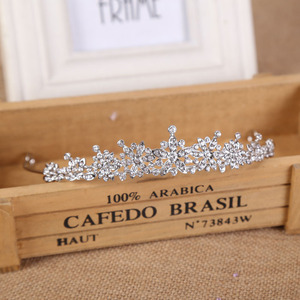 Diadema <span class=keywords><strong>de</strong></span> Perlas para Novia, Accesorios para el Cabello con Diamantes, Diadema <span class=keywords><strong>de</strong></span> Aleación con Pedrería para Novia, Tocado <span class=keywords><strong>de</strong></span> Novia, <span class=keywords><strong>Coronas</strong></span> <span class=keywords><strong>de</strong></span> Novia - Product Image 3