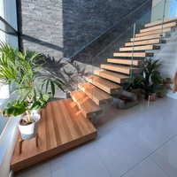 Escalier intérieur en câble sur mesure Escalier en acier Design moderne Escalier intérieur en verre en bois dur avec lumière LED pour la maison