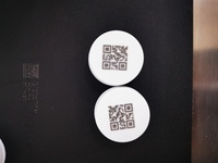 Imprimante laser UV haute vitesse pour codes de date, machine d'impression de dates d'expiration, imprimante laser pour numéros de lot, machine de marquage laser UV