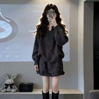 Ensemble pull en tricot à col en V confortable et jupe à volants - Coupe ample et douce, tenue chic automne-hiver pour femme