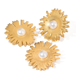 Flower Pearl <b>Stud</b> <b>Earrings</b> Gold Hammered Texture Geometric Design Everyday Wear Bezel Setting Stainless Steel - Product Image 1