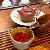 Thé Pu-erh Prémium Direct Usine, Coupes de Thé Mûr qui Libèrent Rapidement la Saveur, Idéal pour les Familles et les Amis, Personnalisable