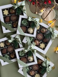 Tùy Chỉnh In Sang Trọng Gấp Giấy Cứng Nhắc Hộp Quà Tặng UV Lợi thế Khay Cửa Sổ Vật Liệu Tái Chế Cho Sô Cô La Ngọt Ngào Bao Bì - Product Image 5