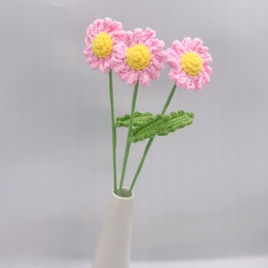 Bouquet di Margherite Multiple Fatte a Mano in Cotone all'Uncinetto, Steli Floreali Personalizzabili, OEM, Ingrosso, Decorazioni per Casa, Matrimoni e Natale - Product Image 3