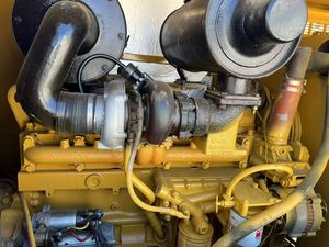 Moteur de boîte de vitesses et pompe pour niveleuse sur pneus Caterpillar 140H/140G/140K d'occasion 2022 à faible nombre d'heures de fonctionnement, performances opérationnelles stables - Product Image 6