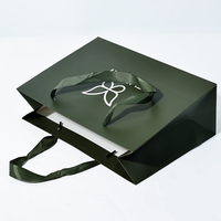 Sacs fourre-tout écologiques vert olive avec motif papillon en relief, en papier épais pour emballage de boutiques