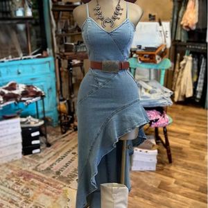 Gaun Denim Wanita Seksi Tanpa Tali Asimetris dengan Ruffle di Satu Sisi - Product Image 4