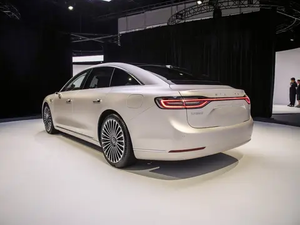 Penjualan paling laris mobil sedang dan besar 4 pintu 5 kursi baterai Lithium 2025 Hua wei STELATO S9 jarak jauh kendaraan energi baru - Product Image 2