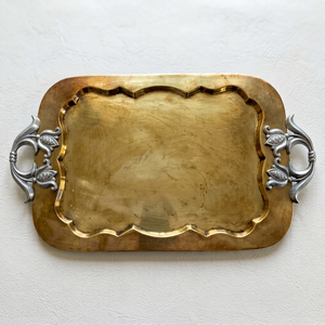 Plateau de service décoratif en laiton sur mesure avec poignées en métal bicolore, qualité supérieure, accessoire de table pour hôtel et restaurant - Product Image 1