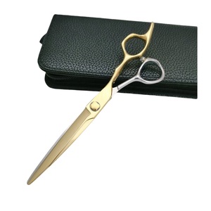 กรรไกรตัดผม Vg10 ขนาด 6.8 นิ้ว กรรไกรตัดผมแบบมืออาชีพ ด้ามยาว สแตนเลส ใบมีดคม สำหรับใช้ในร้านเสริมสวย - Product Image 1