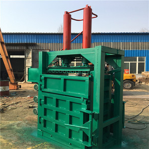 Presse hydraulique Longmiao avec moteur et PLC pour bouteilles PET - Haute sécurité, idéale pour les petits centres de recyclage - Product Image 1