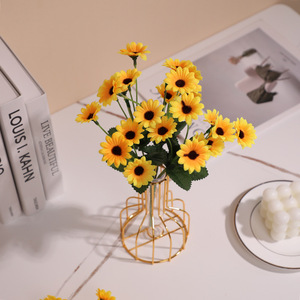 Bouquet de tournesols artificiels en soie, faits main, longue durée, style pastoral, pour la Saint-Valentin, décoration de table à la maison - Product Image 3
