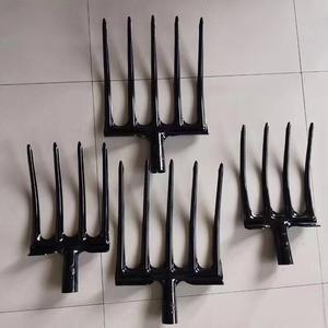 Horquilla de Jardín de Acero al Carbono con Cuatro Puntas, Grado Industrial, Pintada, para Remover Tierra, Cavar y Plantar Vegetales, Origen China, OEM - Product Image 1