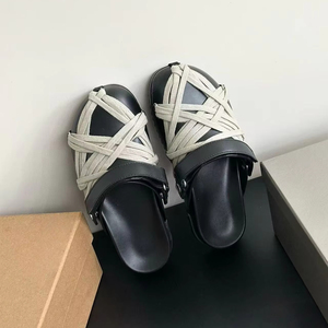 Sandales d'été noires respirantes pour l'extérieur, à bout rond et semelle souple, confortables pour la plage, légères - Product Image 1