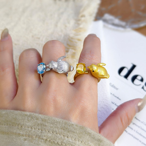 8 Anillos Abiertos Vintage de Plata de Ley 925 Bañados en Oro con Piedra Natural Ovalada de 7*9mm, Diseño de Pingüino Animal Cepillado, Lindos para Niñas - Product Image 3