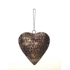 Hermosa Decoración Navideña Colgante de Corazón de Metal Antiguo Hecha a Mano para Recuerdos, Marca de Lujo de Asia por CROWN EXPORT - Product Image 1