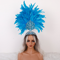 Coiffe en plumes de haute qualité avec décorations en strass, disponible en plusieurs couleurs pour les défilés de samba brésiliens