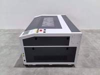 Machine de gravure et de découpe au laser CO2 haute puissance, équipement laser CNC pour le traitement des matériaux non métalliques pour les usines de fabrication