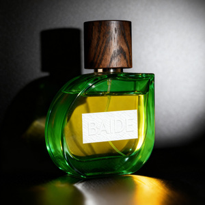 Botella de Perfume de Vidrio Vacía Personalizada de Fábrica, con Pulverizador y Tapa de Madera, 30ml 50ml 75ml 100ml - Product Image 2