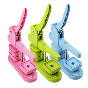 50 mét vuông Huy hiệu Nhựa & nút Máy làm Hướng dẫn sử dụng pin <span class=keywords><strong>Maker</strong></span> với nam châm mới - Product Image 1