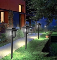 2-in-1 Solar LED Bug Zapper Outdoor Waterdicht Paars Muggenmoordenaar Lamp Decoratief Tuinlicht Achtertuin Patio BBQ Niet-giftig
