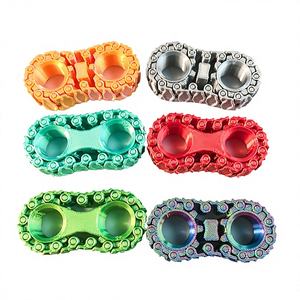 Nuevo Juguete Antiestrés de Plástico para Adultos, Spinner con Ruedas de Tanque, Juguete de Escritorio para la Ansiedad, Piñones, Volante, Giroscopio de Dedo, Unisex - Product Image 1