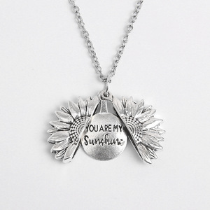 Nuevo collar negro con letras grabadas de girasol y flor de aleación, estilo europeo y americano, venta al por mayor transfronteriza - Product Image 6