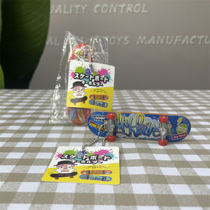 Logo de marque personnalisé coloré <span class=keywords><strong>Mini</strong></span> <span class=keywords><strong>Skate</strong></span> Boards porte-clés <span class=keywords><strong>jouet</strong></span> ensemble métal <span class=keywords><strong>doigt</strong></span> Skateboard porte-clés - Product Image 5