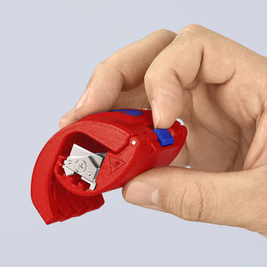 Cortador de tubos Knipex BiX para tubos de plástico, herramienta manual giratoria de grado industrial, acero, reparación y renovación del hogar - Product Image 1