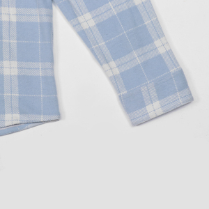Vente en gros de chemises à <span class=keywords><strong>carreaux</strong></span> vierges en flanelle bleue <span class=keywords><strong>et</strong></span> blanche surdimensionnées décontractées pour hommes, teintes en fil à manches longues pour la saison d'automne - Product Image 4