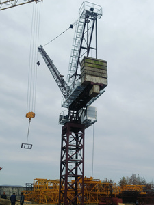 À vendre : Grue à flèche orientable QTD200-12 pour chantiers de construction - Product Image 2