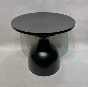 Mesa auxiliar redonda contemporánea de aluminio negro que muestra un diseño audaz y refinado, muebles de la mejor calidad a precio de mayoreo. - Product Image 2