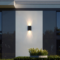 Aplique de pared decorativo de aluminio, luz de pared LED para interiores y exteriores, forma cuadrada hacia arriba y hacia abajo, resistente al agua para dormitorio