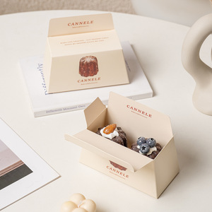 Caja de Embalaje Personalizada para Viral Creme Caramel: Caja de Embalaje para 4 Cubos de Caramelo Crujiente con Forma de Copo de Nieve, Postre Horneado, Madeleine - Product Image 3