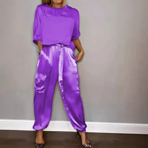 Nuova <span class=keywords><strong>Moda</strong></span> Top Elegante in Raso a Mezza Manica per Giovani Donne Completo 2 Pezzi con Pantaloni - Product Image 3