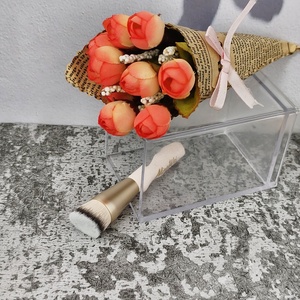 Pennello <span class=keywords><strong>per</strong></span> Contorno Liquido Cremoso <span class=keywords><strong>in</strong></span> Fibra Sintetica con Manico <span class=keywords><strong>in</strong></span> Legno, Confezione Singola, Pennello Obliquo <span class=keywords><strong>per</strong></span> Blush e Fondotinta Viso - Product Image 5