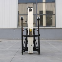 Plateforme élévatrice manuelle à mât unique en alliage d'aluminium avec treuil manuel pour la manutention industrielle