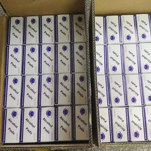 75% Logo Kustom Isopropil Bantalan Persiapan Alkohol untuk Penggunaan Luar 100 Buah Per Kotak - Product Image 5