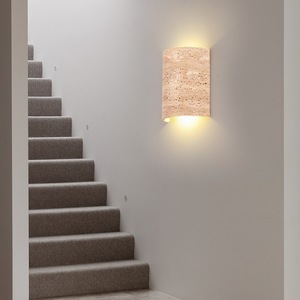 Applique murale LED en travertin jaune Wabi Sabi, lumière chaude, design incurvé pour chambre et salon - Product Image 3